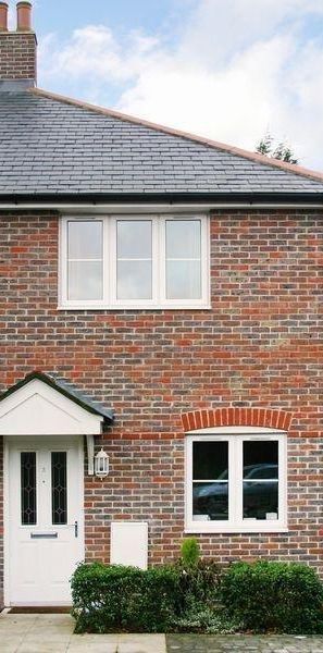 2 bedroom end of terrace house to rent - Photo 1