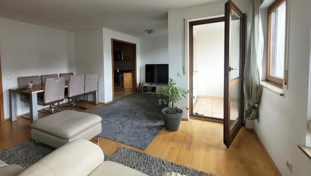 Sonnige Wohnung mit Balkon, Stellplatz und Einbauküche in Top-Lage! - Foto 3