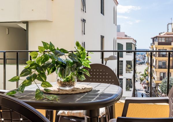 ALQUILER TEMPORAL EN LOS CRISTIANOS. DISPONIBLE ÚNICAMENTE LOS MESES DE MARZO A SEPTIEMBRE – 0067-03995