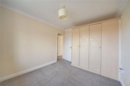 4 bedroom detached house to rent - Photo 3
