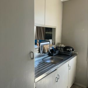 Baker Street Beauty - Photo 3