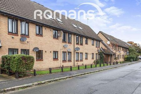 Stephenson Court, Slough, SL1 - Photo 5