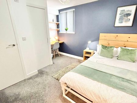 Hollis Road Room 4 - Photo 4