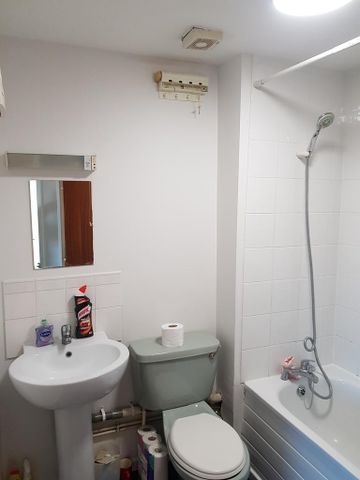 1 bedroom flat to rent - Photo 3