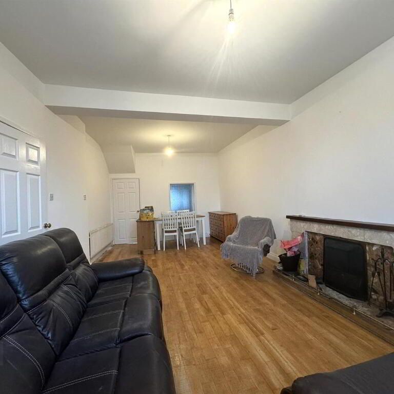 21 Main Street, Dundrum, BT33 0LU - Photo 1