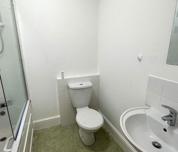 2 bedroom ground floor flat to rent - Photo 5