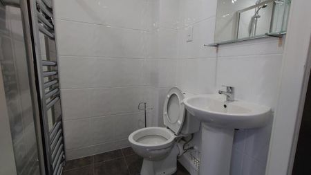 3 bedroom flat share to rent - Photo 3