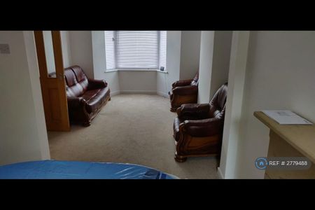 3 bedroom terraced house to rent - Photo 5