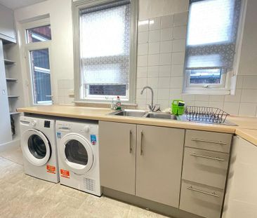 4 bedroom terraced house to rent - Photo 1