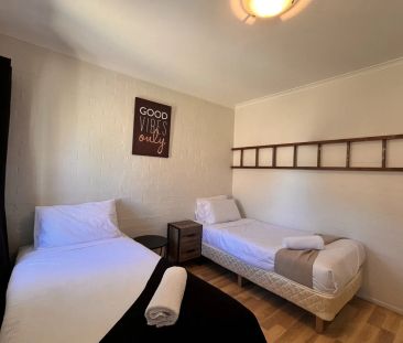 Four Bedroom Fully Furnished Unit Available for 12 Month Lease @$750pw - Photo 5