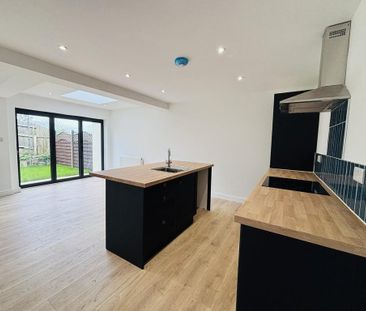3 bedroom semi-detached house to rent - Photo 4