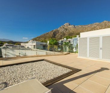 Luxury Townhouse for rent in Sierra Blanca, Spain - Photo 5