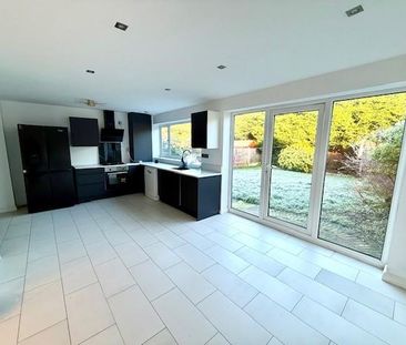 3 bedroom detached house to rent - Photo 4