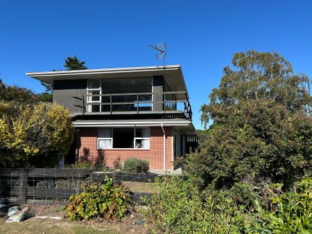 Five Bedrooms In Templeton - Photo 3