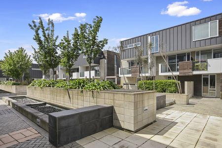 Stylish two-bedroom apartment puts you in the heart of the city - Photo 3