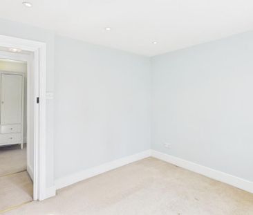 2 bedroom cottage to rent - Photo 2