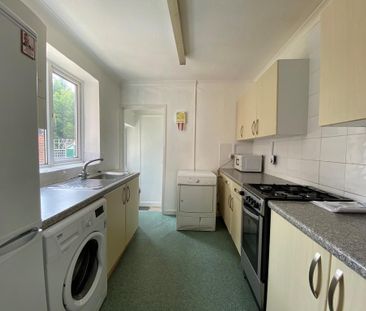 4 bedroom terraced house to rent - Photo 6