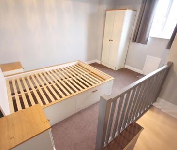 1 Bedroom Flat/Apartment To Let - Photo 2