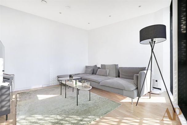 Ceramic Building, Newington Causeway, London - Photo 1