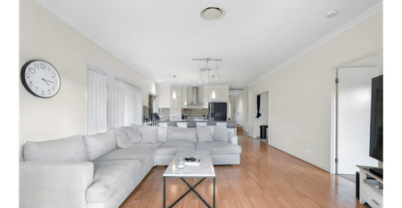 4 Bedrooms – Spacious & Family-Friendly - Photo 2