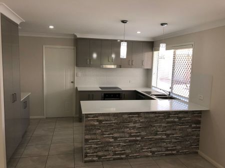 Modern 3-Bedroom Unit in Secure Complex - Photo 3