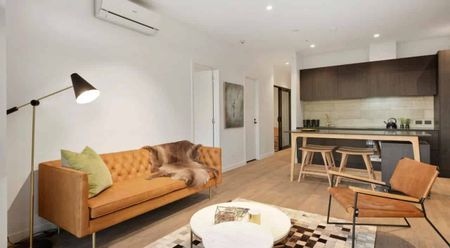 Luxurious Sub-Penthouse with Stunning Views - Photo 5