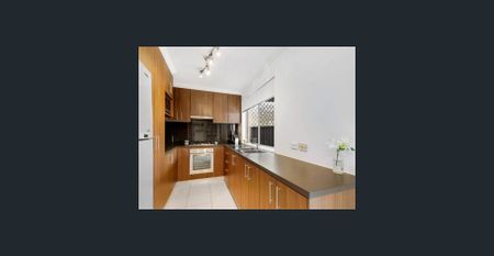 MODERN WITH ALFRESCO ENTERTAINING AREA IN SUPERB SETTING CLOSE TO CHULLORA MARKETPLACE - Photo 5