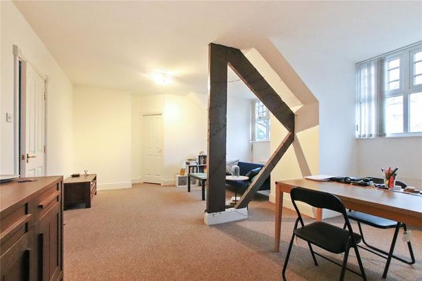 2 bedroom penthouse to rent - Photo 1
