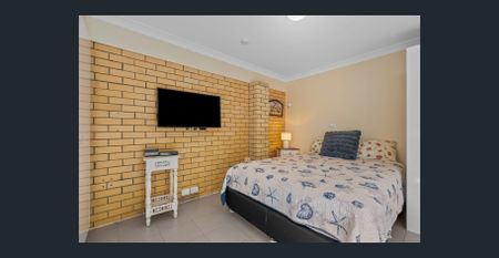 Coastal duplex + separate studio, walk-to-everything Tweed Heads - Photo 4