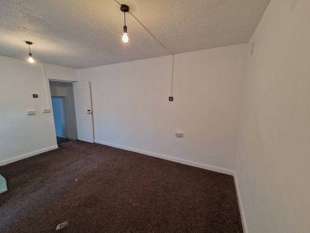 Studio Flat, Granville Road, LU1 - Photo 3