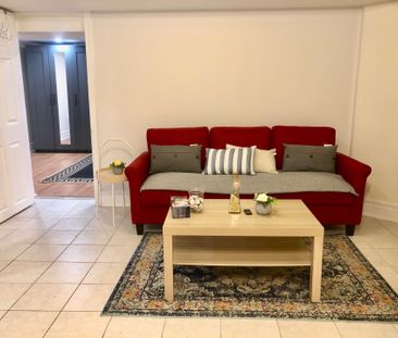 For Lease - 289 Laurentian Avenue Unit# Room#B, Mississauga, Ontario - Photo 3