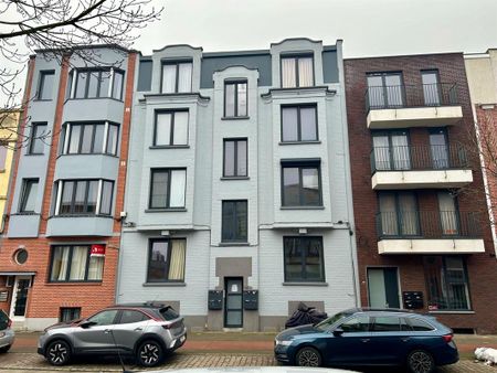 Appartement te huur in Merksem - Photo 2