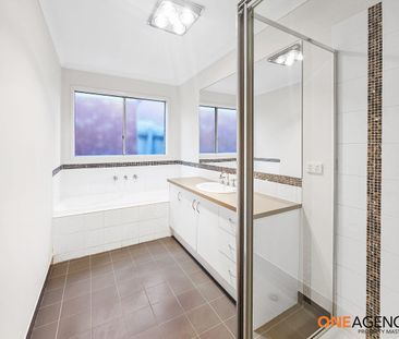 Three Bedroom Family Home in Rose Grange Estate in Tarneit - Photo 1