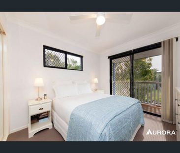 Stylish Freestanding Townhouse Offering Premium Bayside Living in M... - Photo 4