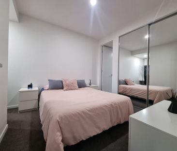 Partly Furnished Immaculate Apartment - Photo 4