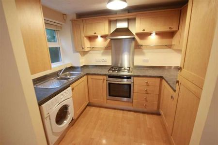 The Pines, Sale, M33 - Photo 5