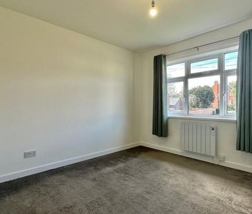 2 bedroom semi-detached bungalow to rent - Photo 2