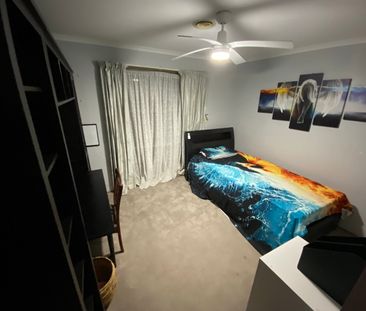 Cranbourne North - Photo 4