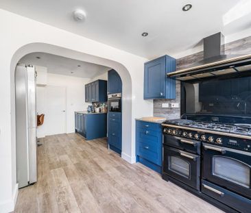 5 bedroom semi-detached house to rent - Photo 4