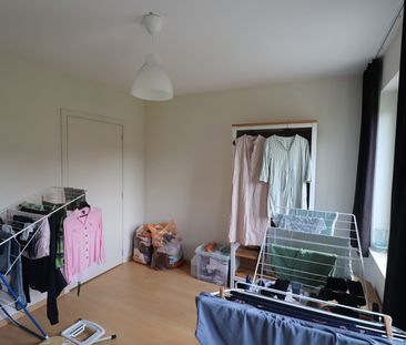 Halfopen bebouwing met 4 slaapkamers en tuin. - Foto 1
