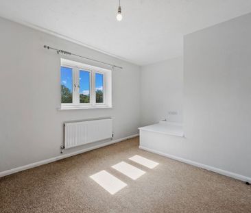 2 bedroom semi-detached house to rent - Photo 4