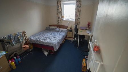 To Rent Cardigan Road, Winton, Bournemouth, BH9 £2,300 pcm Tenancy Info - Photo 5