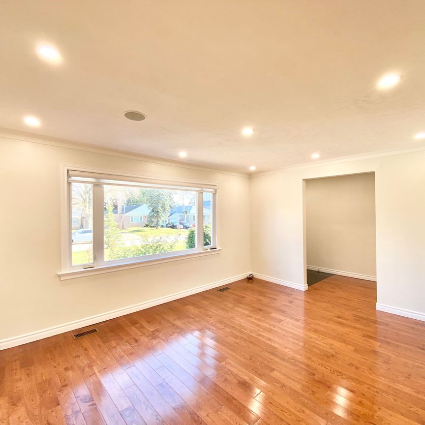 For Lease - 70 Shilton Road Unit# Main, Toronto, Ontario - Photo 1