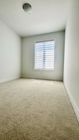 For Lease - 712 Newlove Street, Innisfil, Ontario - Photo 4