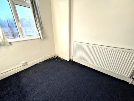 Silkfield Road, London, NW9 - Photo 4