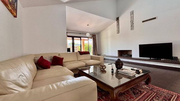 3 room luxury Villa for rent in Marbella, Spain - Photo 1