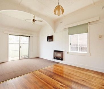 2 Bedroom Weatherboard in Great Location - Photo 3