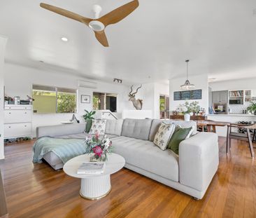 795 Mount Nebo Road, Enoggera Reservoir QLD 4520 - House For Rent |... - Photo 3