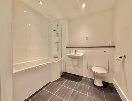 2 Bedroom Apartment To Let - Photo 2