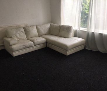 4 bedroom flat to rent - Photo 2